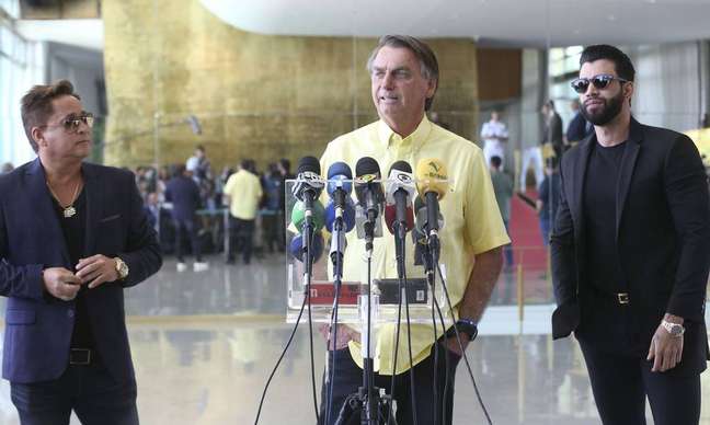 The candidate for re-election of the PL, Jair Bolsonaro, receives country singers Leonardo and Gusttavo Lima at the Palácio da Alvorada The candidate for re-election of the PL, Jair Bolsonaro, receives country singers Leonardo and Gusttavo Lima at the Palácio da Alvorada