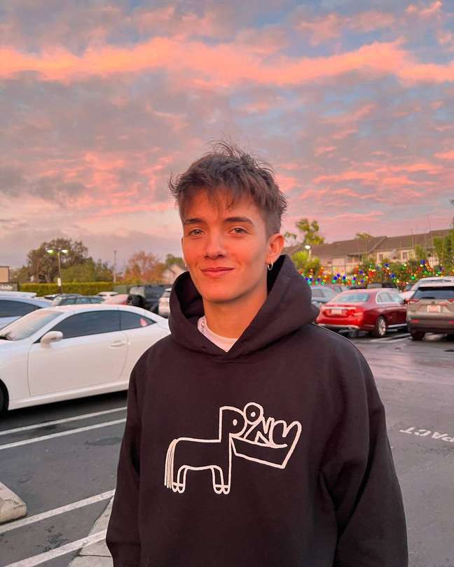 Noah Urrea announces departure from Now United to pursue a solo career and the group reveals the replacement Noah Urrea announces departure from Now United to pursue a solo career and the group reveals the replacement