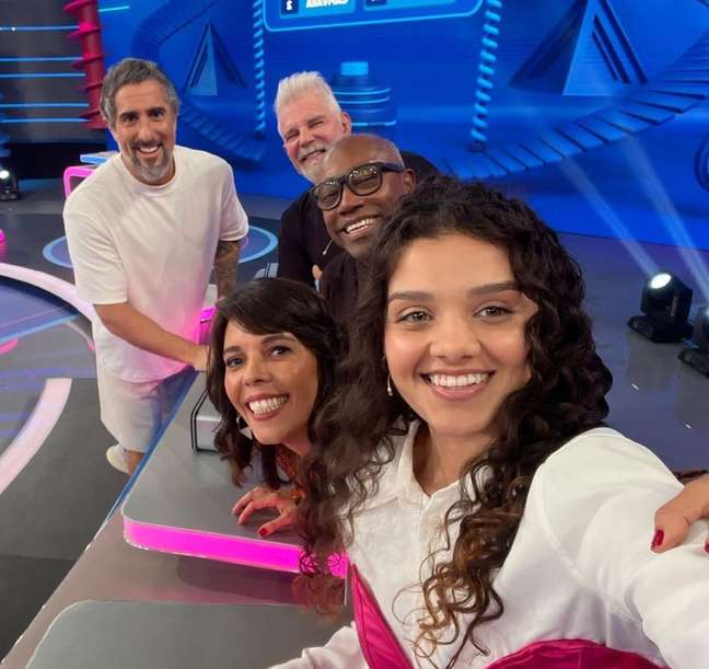 Junto com parte do elenco da novela, Danielle participou do 'Caldeirão'