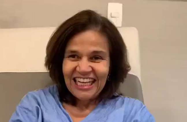 Claudia Rodrigues is hospitalized after waking up with red spots on her body