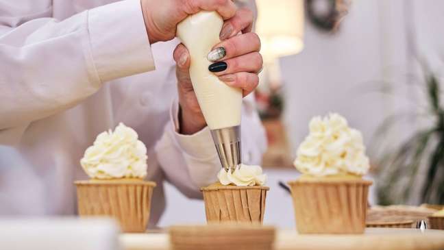 How to make whipped cream?  Learn step by step and see the recipes!