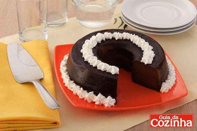 Nutella pudding decorated with whipped cream - Photo: Guia da Cozinha Nutella pudding decorated with whipped cream - Photo: Guia da Cozinha