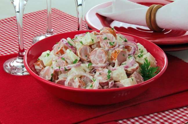 Salada alem&atilde; &ndash; Foto: Guia da Cozinha
