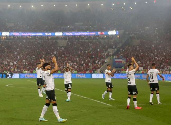 ANÁLISE: Corinthians se impôs na final, pecou nos detalhes, e precisa de 'cabeça fria' na reta final do ano