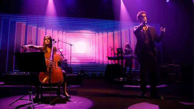 Capital Inicial saves “Noite e Dia”, side B ballad, with string arrangement