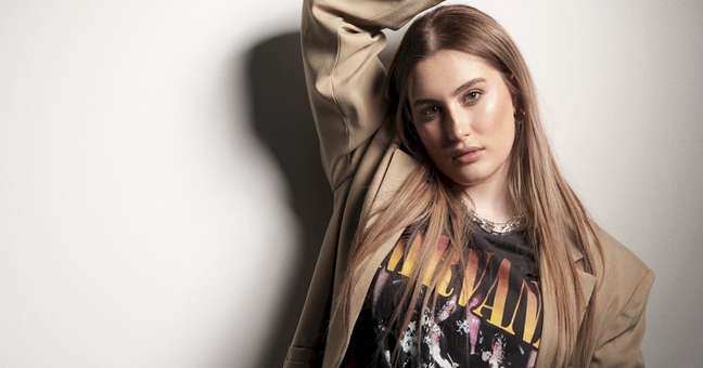 Rosa Linn releases new song “Would Do It Again” Rosa Linn releases new song “Would Do It Again”