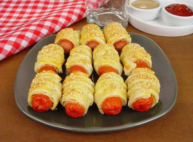 Sausage roll with puff pastry -