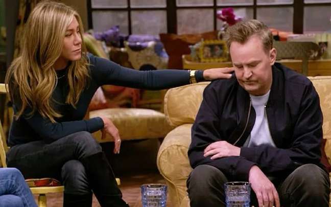 Matthew Perry reveals that Jennifer Aniston helped him cope with addiction Matthew Perry reveals that Jennifer Aniston helped him cope with addiction