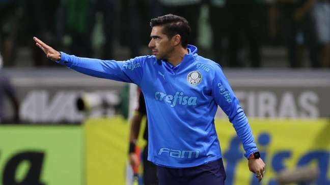 Abel minimiza ansiedade e prega respeito: 'Um jogo de cada vez'