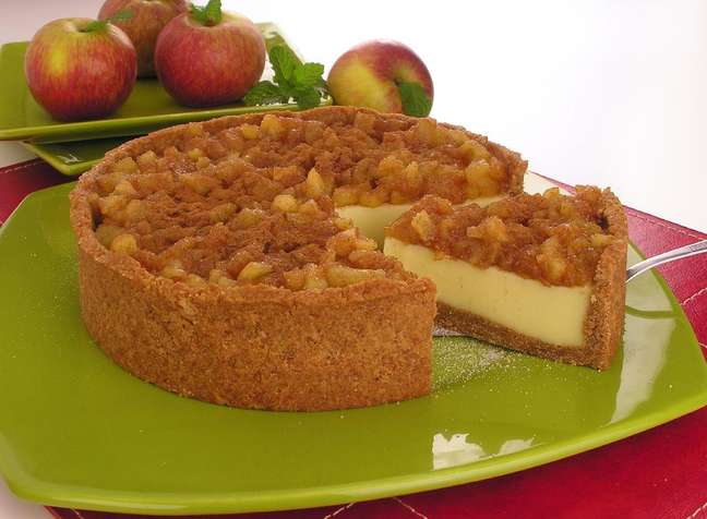 Cinnamon Apple Pie: Delicious, beautiful, and packed with health benefits!