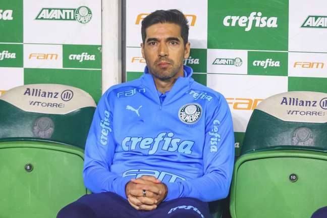 Abel Ferreira adota cautela e evita clima de 