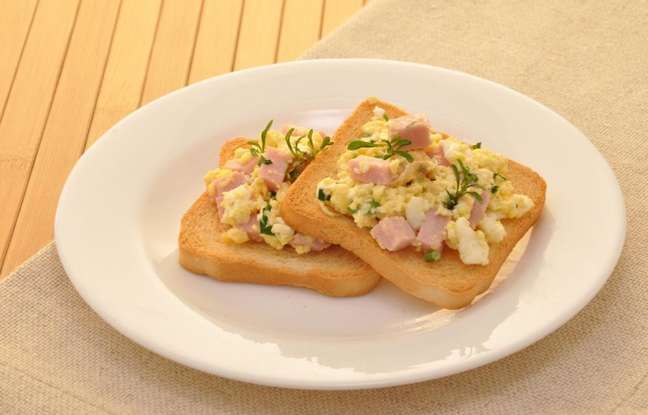 Scrambled on toast - Scrambled on toast -