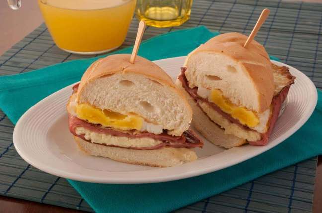 Hot sandwich with mortadella - Hot sandwich with mortadella -