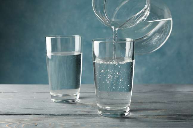 Drinking water helps you lose weight Drinking water helps you lose weight