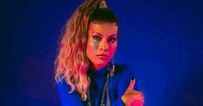In the new single, Ghabi makes a sad farewell letter In the new single, Ghabi makes a sad farewell letter