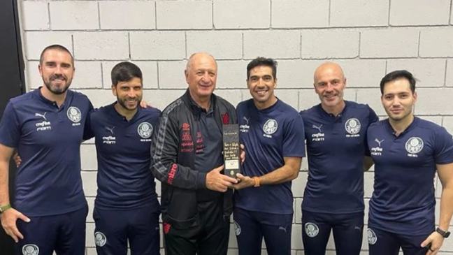 Carregou aí? Abel Ferreira posta foto com Felipão após vitória do Palmeiras