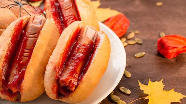 With a little skill, you can turn sausages into fingers - With a little skill, you can turn sausages into fingers -