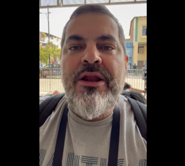 Paparazzo volta ao Brasil após caso Outsider Tours e fala em consideração à torcida do Flamengo