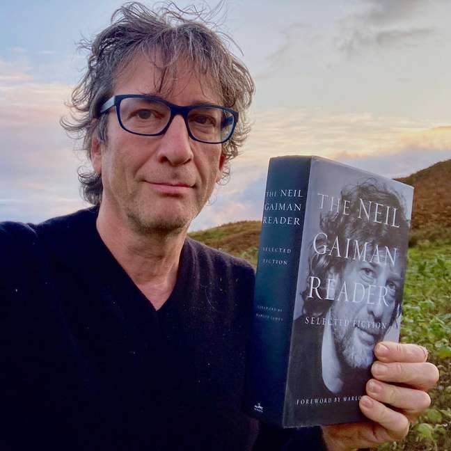 Neil Gaiman on Bolsonaro: “Don’t rate him”