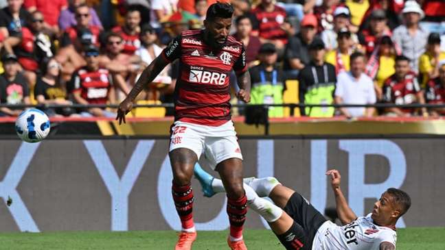 Jornalista defende convocação de Rodinei para a Copa do Mundo: Futebol é momento