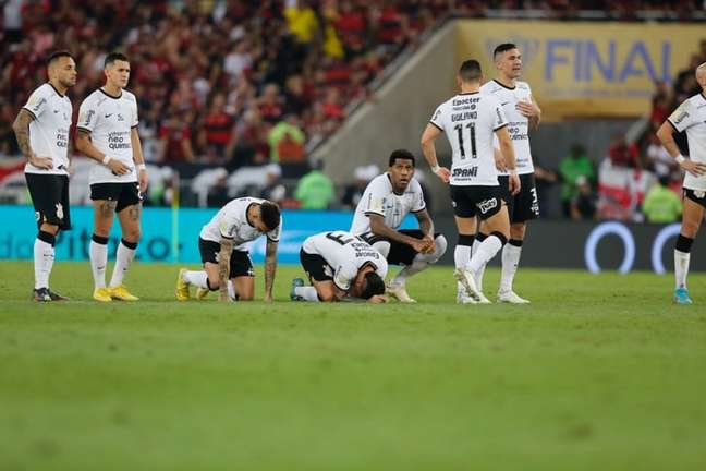 No reencontro com o Flamengo, Corinthians precisa curar 'ressaca' e superar trauma