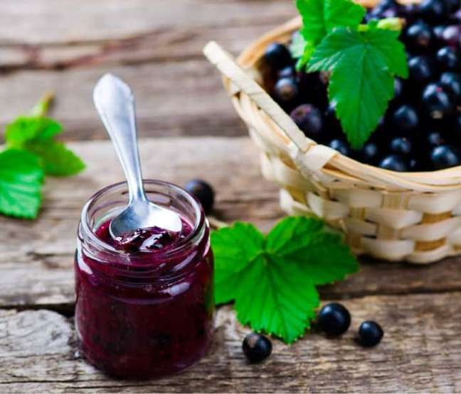 Jabuticaba Jelly (Reproduction / Cooking Guide) Jabuticaba Jelly (Reproduction / Cooking Guide)