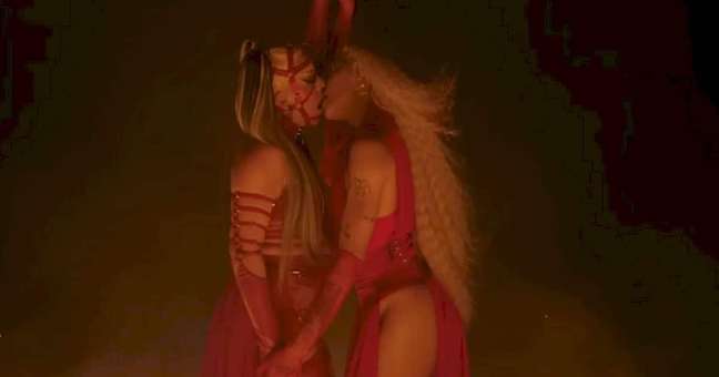 With references to Halloween, Pabllo Vittar and Gloria Groove publish “Ameianoite”