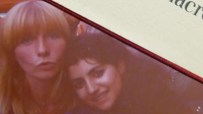 Teresa Ruiz Rosas conheceu sua amiga alem&atilde; Anne em Arequipa e mantiveram contato por carta durante anos. Eles se encontraram novamente em Stuttgart em 1977.
