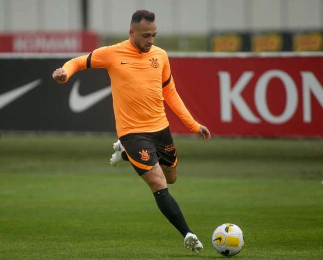 Corinthians é pessimista sobre manter o meia Maycon em 2023