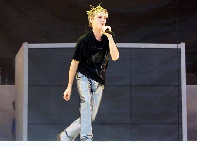 Aaron Carter, singer and brother of Nick Carter, dies at 34