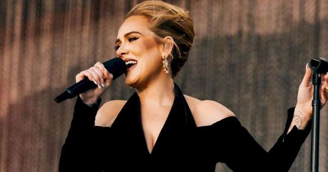 With tickets costing BRL 232,000, Adele will perform in Las Vegas