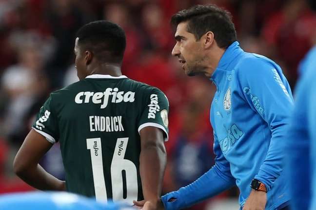 Palmeiras pode promover primeiros testes para 2023 em jogo contra o Cuiabá