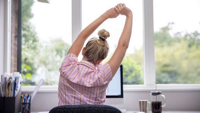 Stretch before and during the workday to avoid pain - Stretch before and during the workday to avoid pain -
