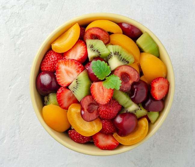 Frutas vermelhas podem te ajudar a descansar melhor durante a noite –
