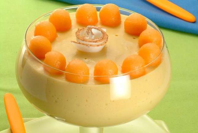 Mousse de frutas com manga e melão – Foto: Guia da Cozinha