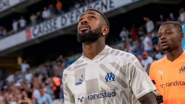 Jornalista diz que Gerson deveria recusar o Flamengo e fechar com clube paulista: Seria titular