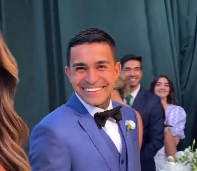 Jogadores do Palmeiras e Abel marcam presença no casamento de Dudu; veja