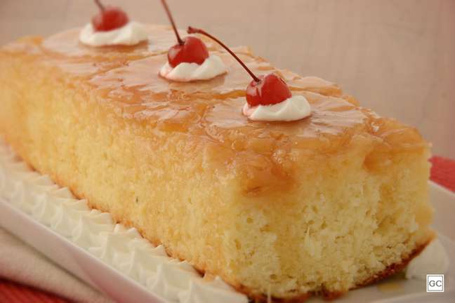 Pineapple cake with wet coconut – Photo: Guia da Cozinha Pineapple cake with wet coconut – Photo: Guia da Cozinha