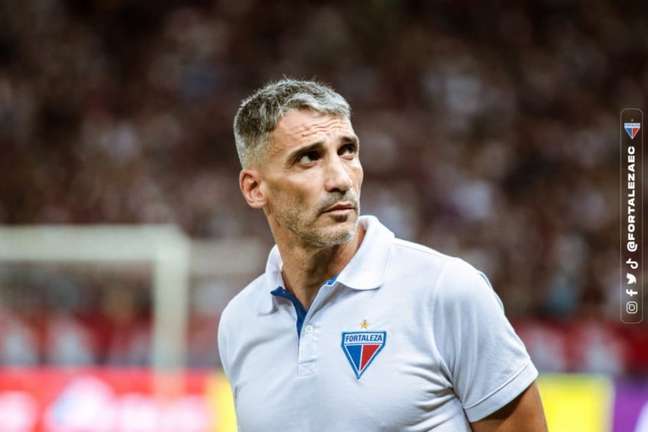 Corinthians recua por Vojvoda e prioriza técnico estrangeiro