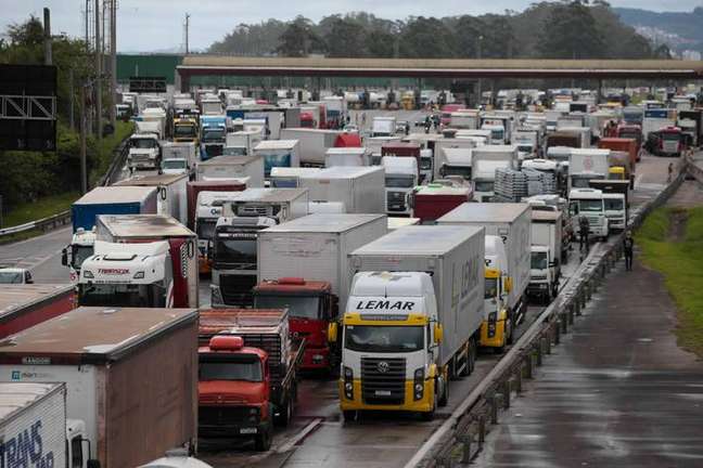 Benefício Caminhoneiro e Taxista: penúltimo pagamento será neste sábado