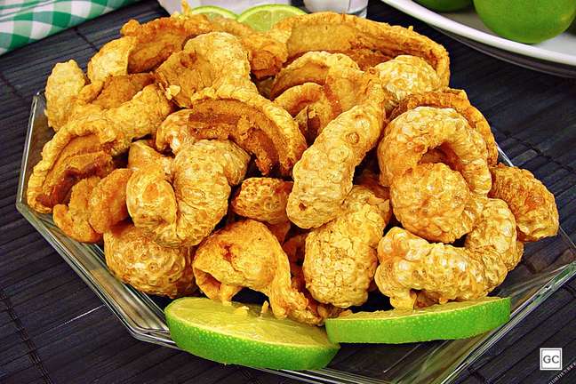 Find out how to prepare crunchy and crackling buckets!