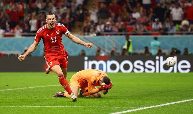 Bale faz gol de p&Atilde;&ordf;nalti e evita derrota do Pa&Atilde;&shy;s de Gales contra os EUA em  volta &Atilde;&nbsp; Copa