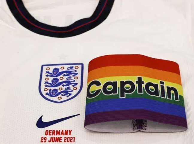 Copa 2022: Seleções desistem de ação contra homofobia após ameaça da Fifa 1 Copa: por combate à homofobia, capitães correm risco de começar jogos com cartão amarelo