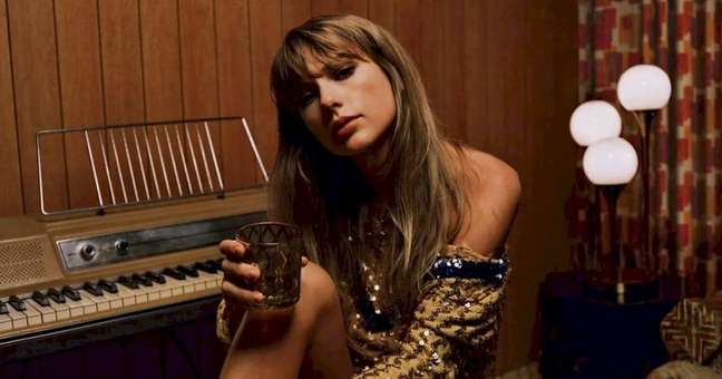 Taylor Swift’s ‘Midnights’ breaks US sales record