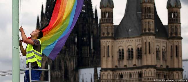 The German Catholic Church strengthens the rights of LGBT employees
