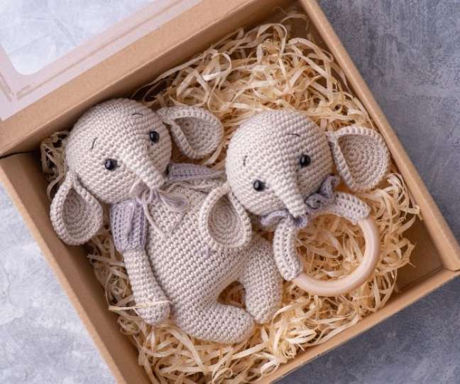 Toys and other cute decorations are perfect for children's rooms -