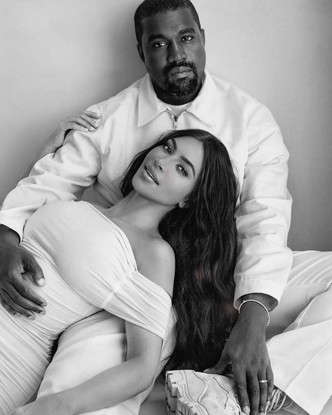 Kanye West showed employees intimate photos of Kim Kardashian