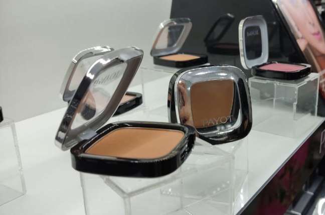 The brand follows the trend and launches a line of makeup with retinol in the formula