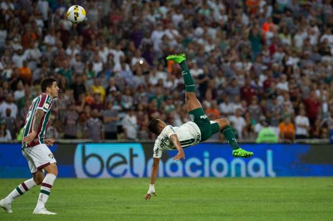Palmeiras compara gol de Richarlison na estreia da Copa do Mundo com a bicicleta de Rony