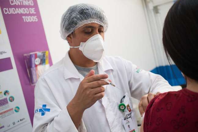The Ministry of Health says the new covid vaccine will arrive in December, but does not report the number of doses